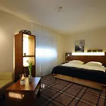 Ξενοδοχείο Parkhotel 4*