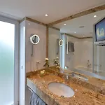 Ξενοδοχείο Parkhotel 4*