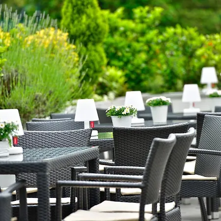 מלון Parkhotel 4*